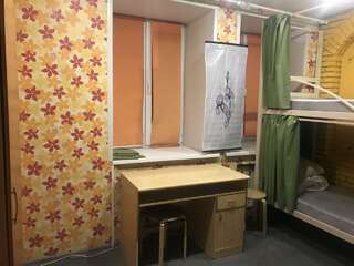 Хостел Сладкий Нижний Новгород Кровать в 6-местном общем номере-3